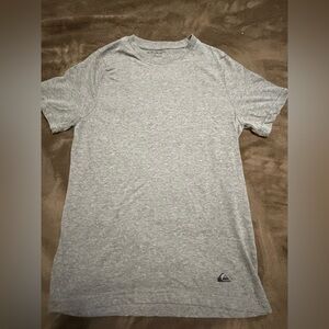 Quiksilver men’s size small gray T-shirt.